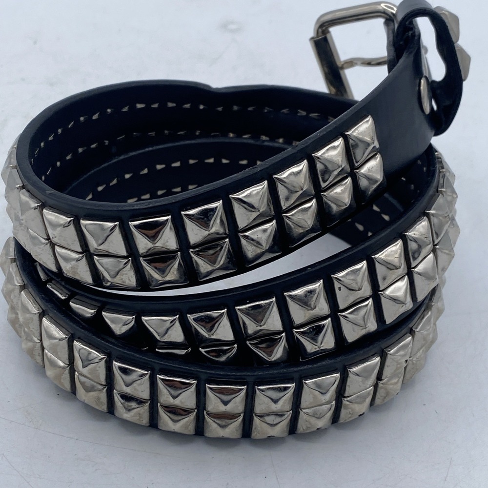 VTG Hot Topic Belt Unisex 46 Black Pyramid Studded Goth Rockabilly Grunge Y2K